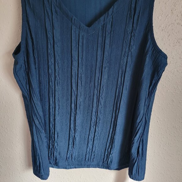 LUYAA Women's V Neck Tank Tops Casual Sleeveless Shirts Loose - Picture 4 of 8